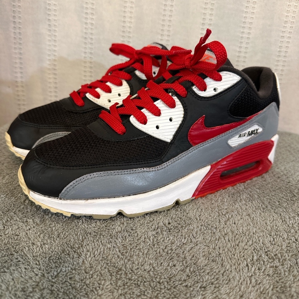 Nike Air Max 90 Black Bright Crimson Sneakers - Picture 2 of 7